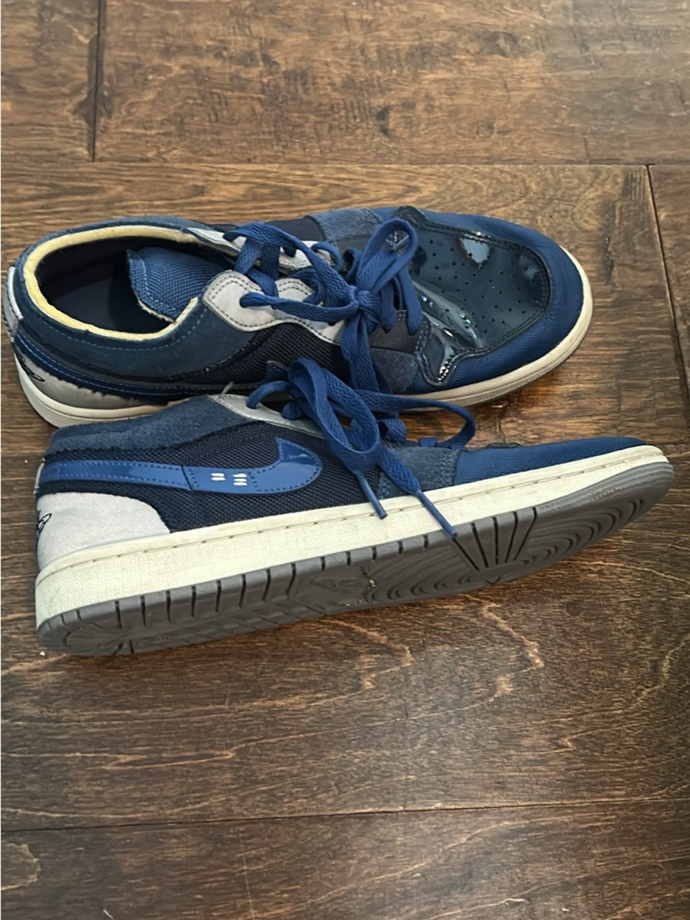 Men's Navy Blue Low-Top Sneakers - Casual Everyday Style